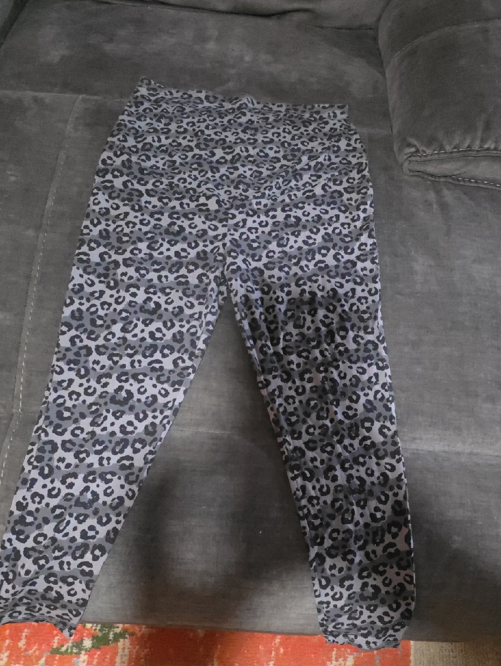 Time and Tru Womens Maternity Grey Leopard Print Leggings